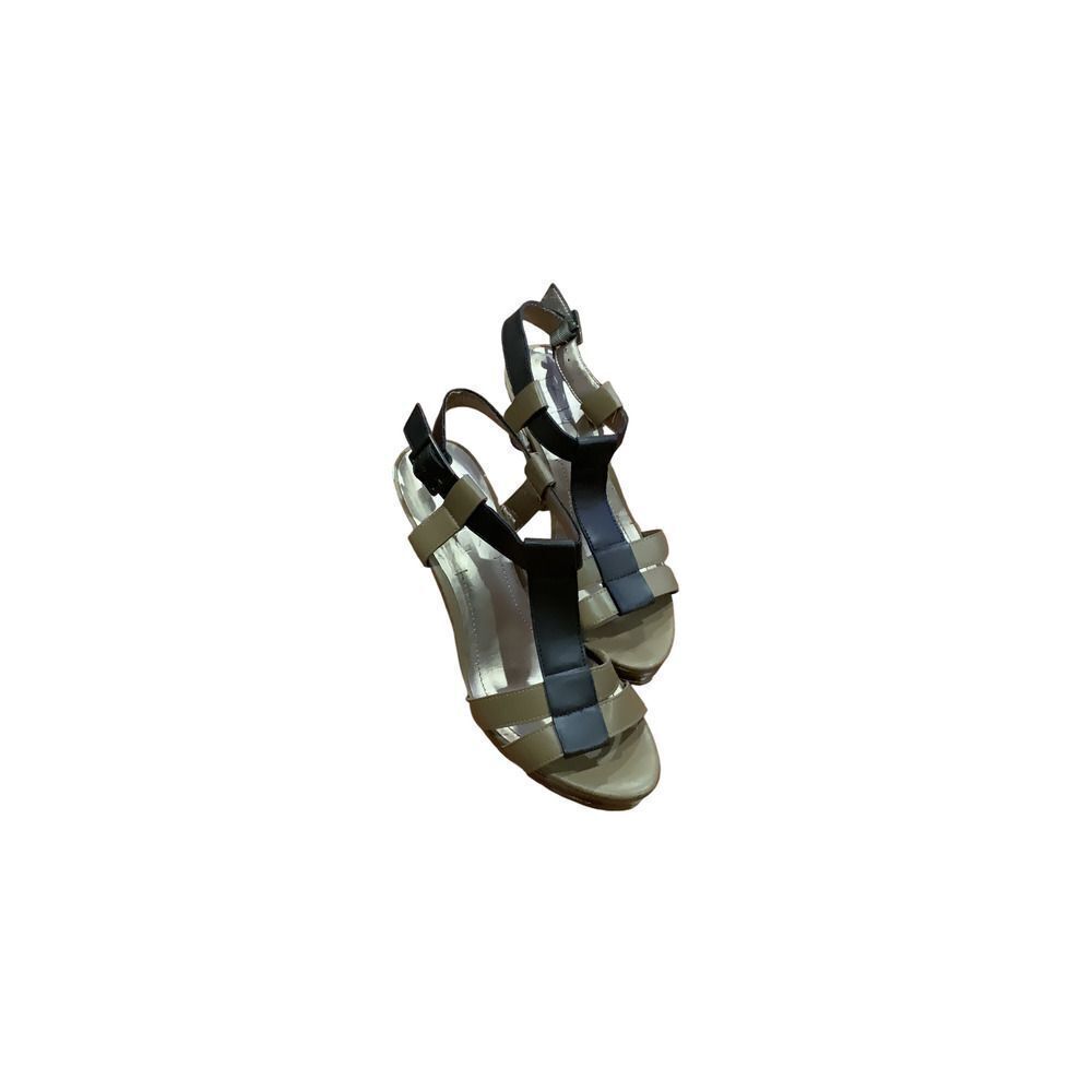 BCBG PARIS Women 8 High Heels Sandals Flat Brown Black Strappy